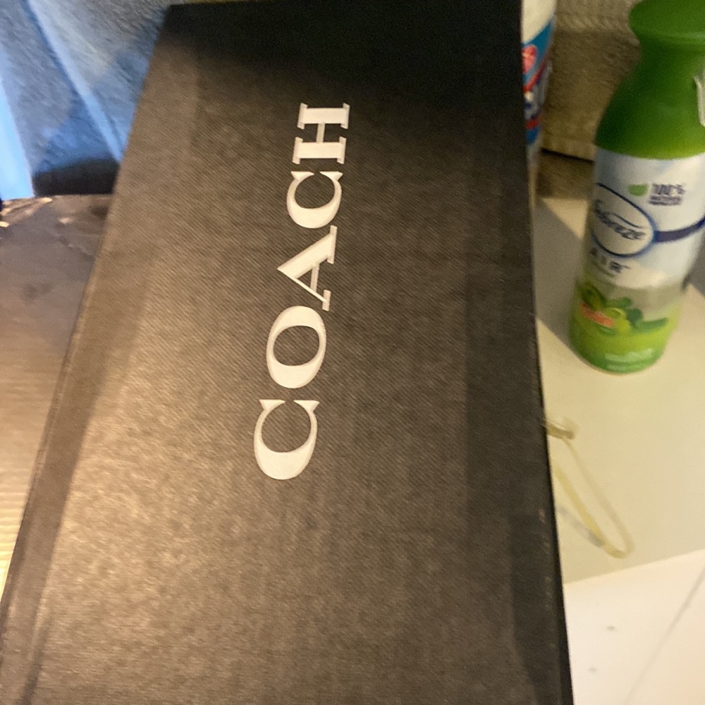 Coach - Picture 2 of 3